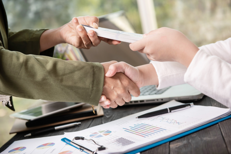 Los corresponsales bancarios facilitan los trámites cotidianos